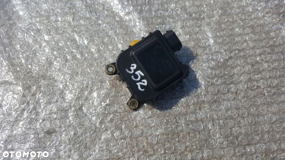SILNICZEK NAGRZEWNICY AUDI A3 8L 8D2820511C - 1