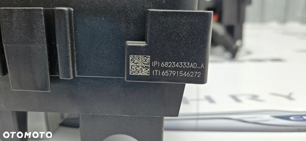Chrysler Pacifica 2016- 3.6 V6 Kompletna skrzynka bezpieczników Bezpieczniki Puszka P68234333AD 68234333AD - 7
