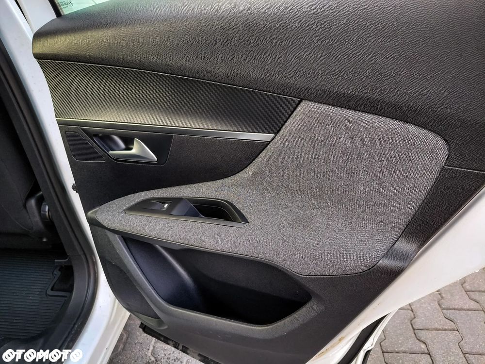 Peugeot 3008 1.2 PureTech Allure S&S EAT6 - 14