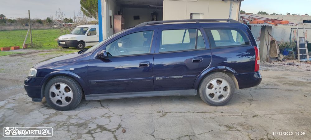 Opel Astra Caravan - 10