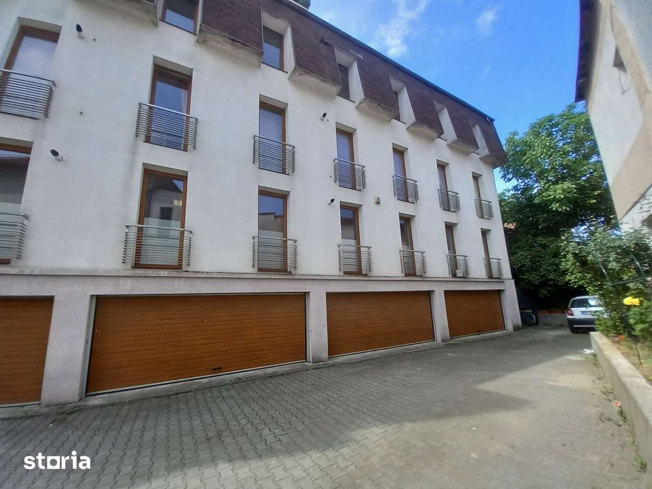 Orasul vechi, str. N. Titulescu, apt. cu 2 camere si garaj sub bloc ! — fotografia 1
