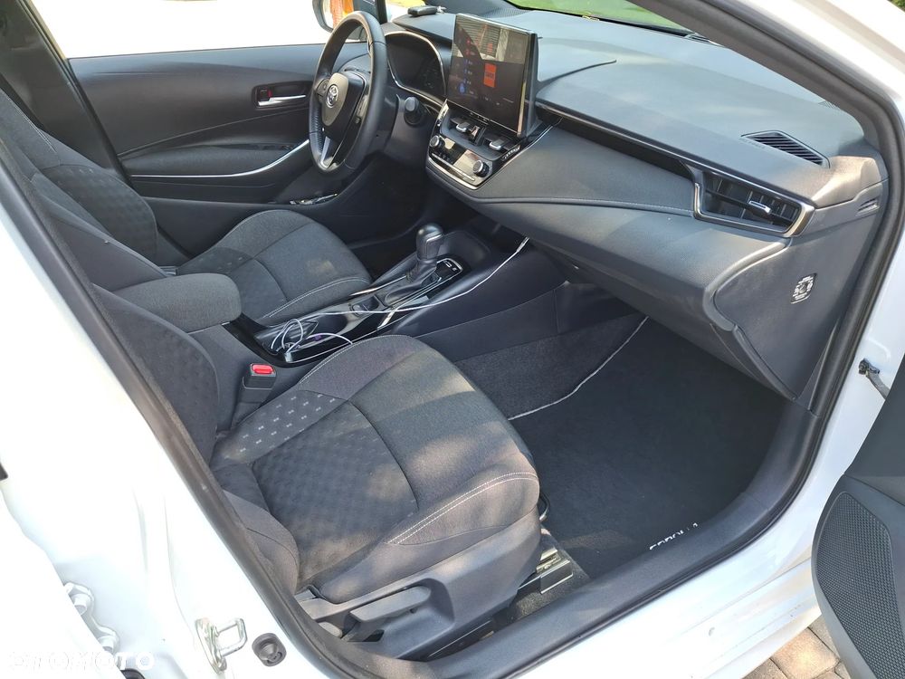 Toyota Corolla 1.8 Hybrid Comfort - 18