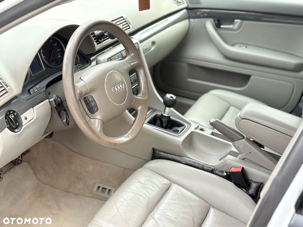 Audi A4 Limousine - 6