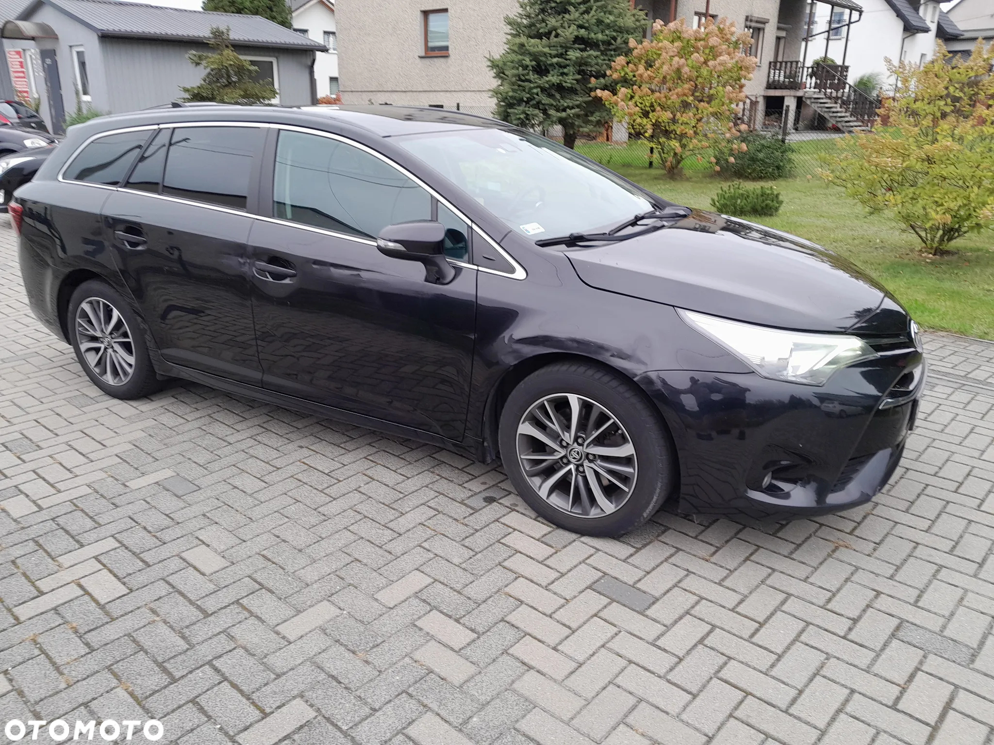 Toyota Avensis 2.0 D-4D Premium - 3