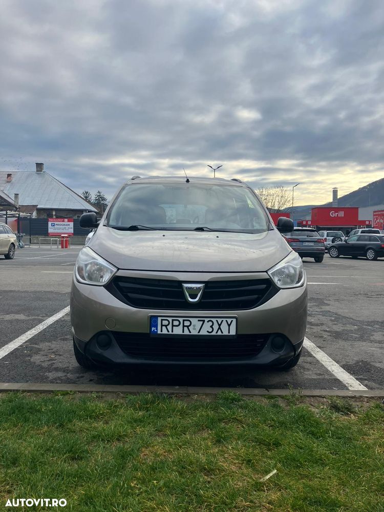 Dacia Lodgy SCe 100 Celebration - 11