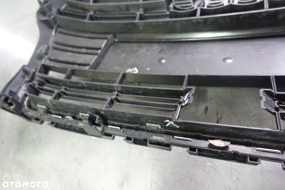 ATRAPA GRILL AUDI A3 LIFT S-LINE 8V3 - 4