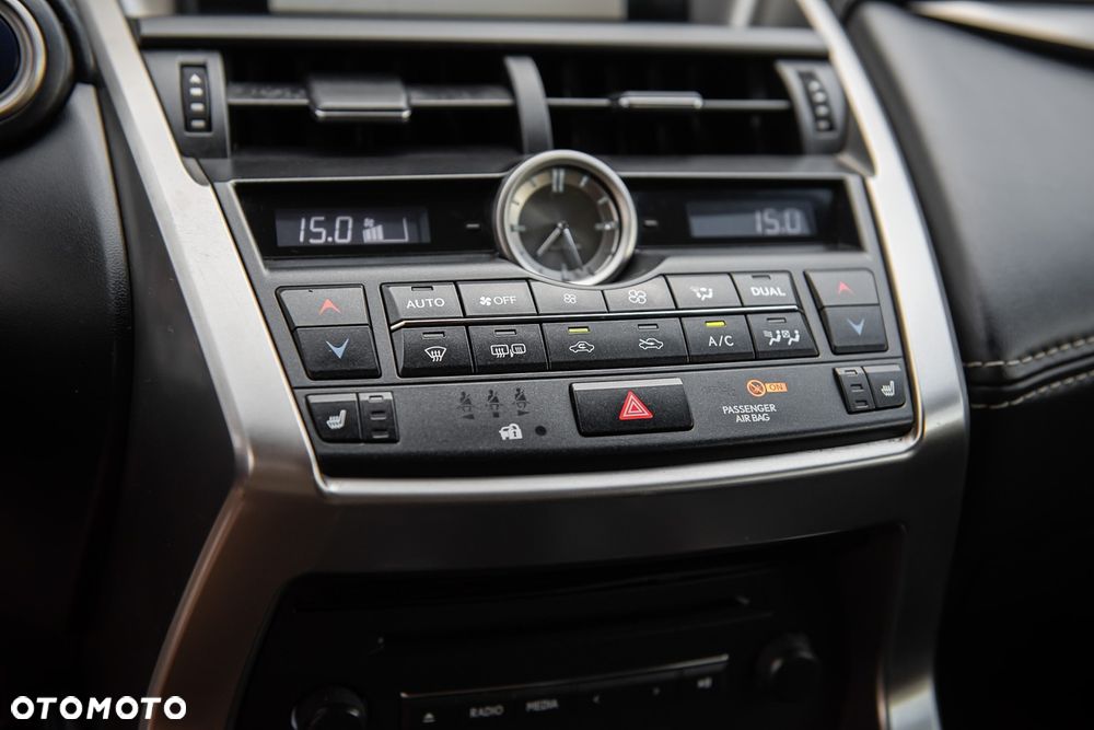 Lexus NX 300h Prestige AWD - 23