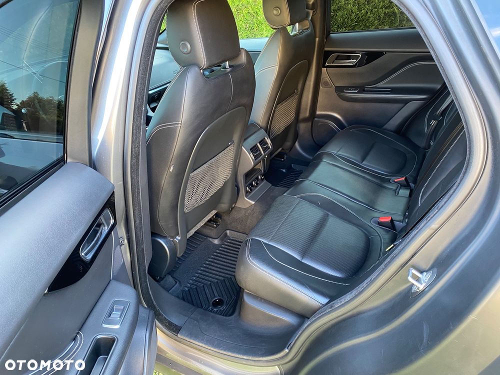 Jaguar F-Pace 20d AWD R-Sport - 9