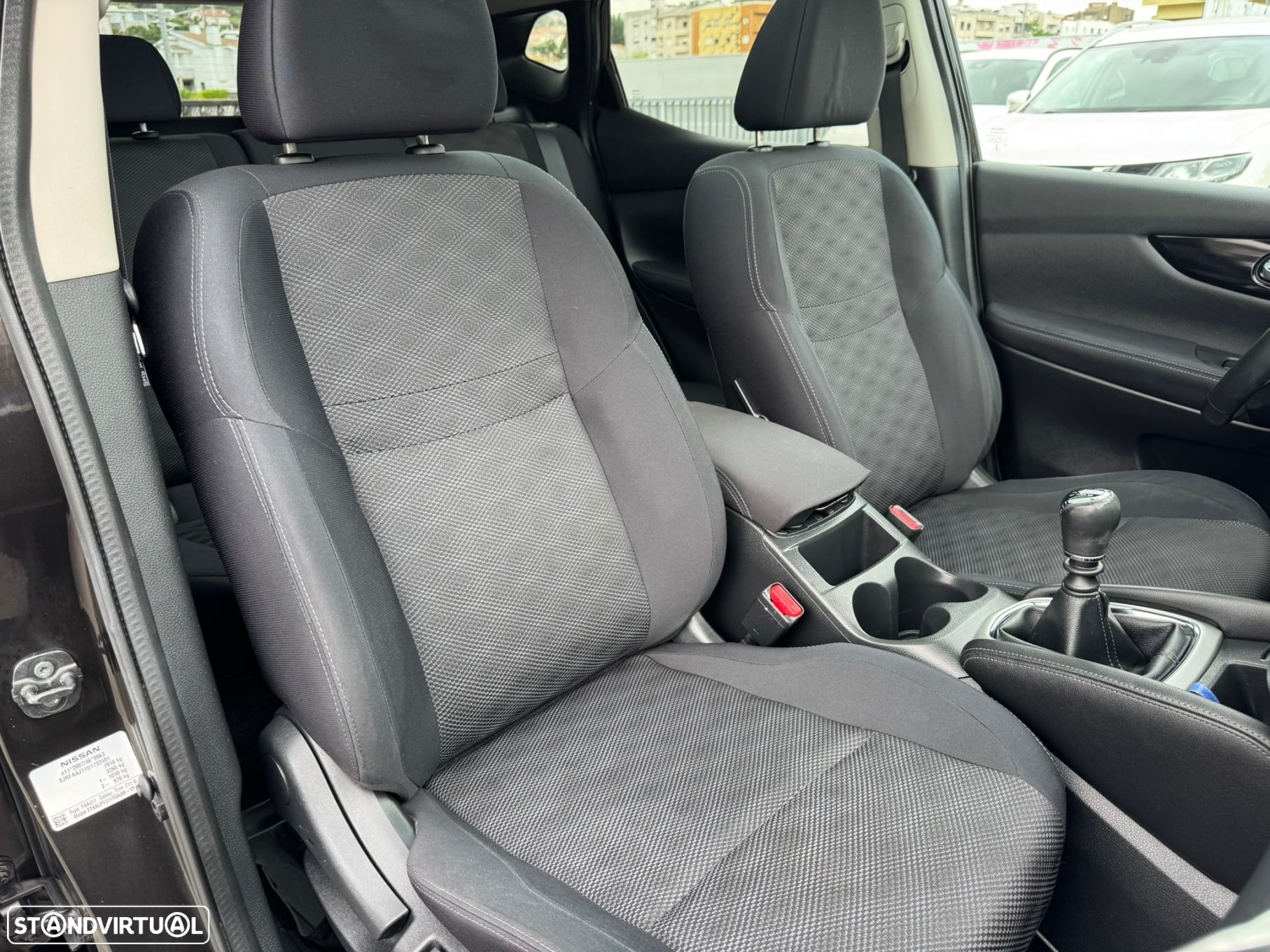 Nissan Qashqai 1.5 dCi N-Connecta 18 - 16