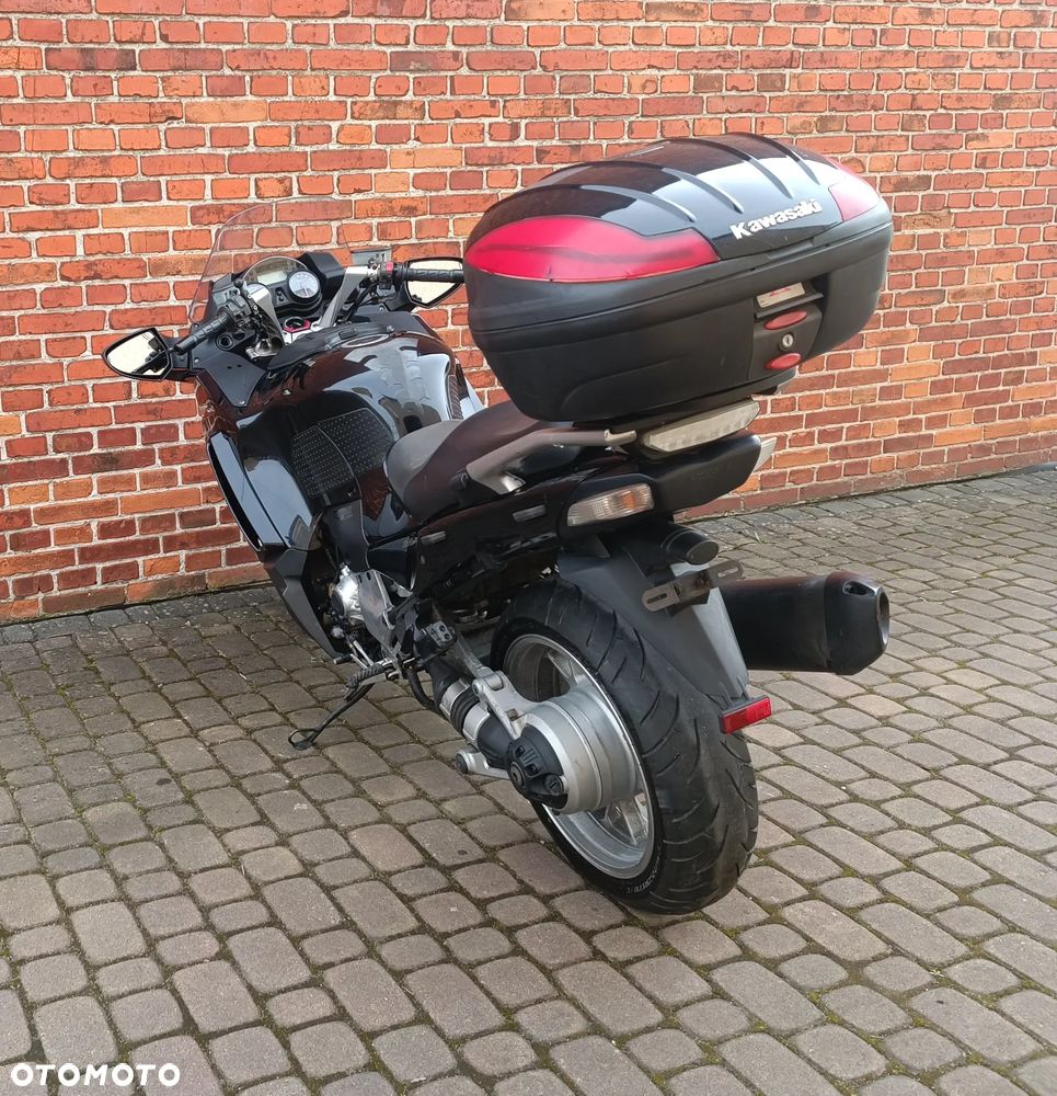Kawasaki GTR - 6