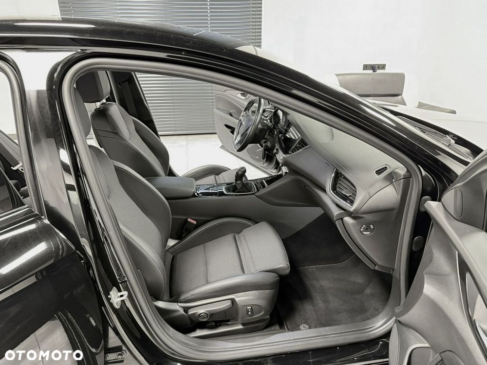 Opel Insignia - 24