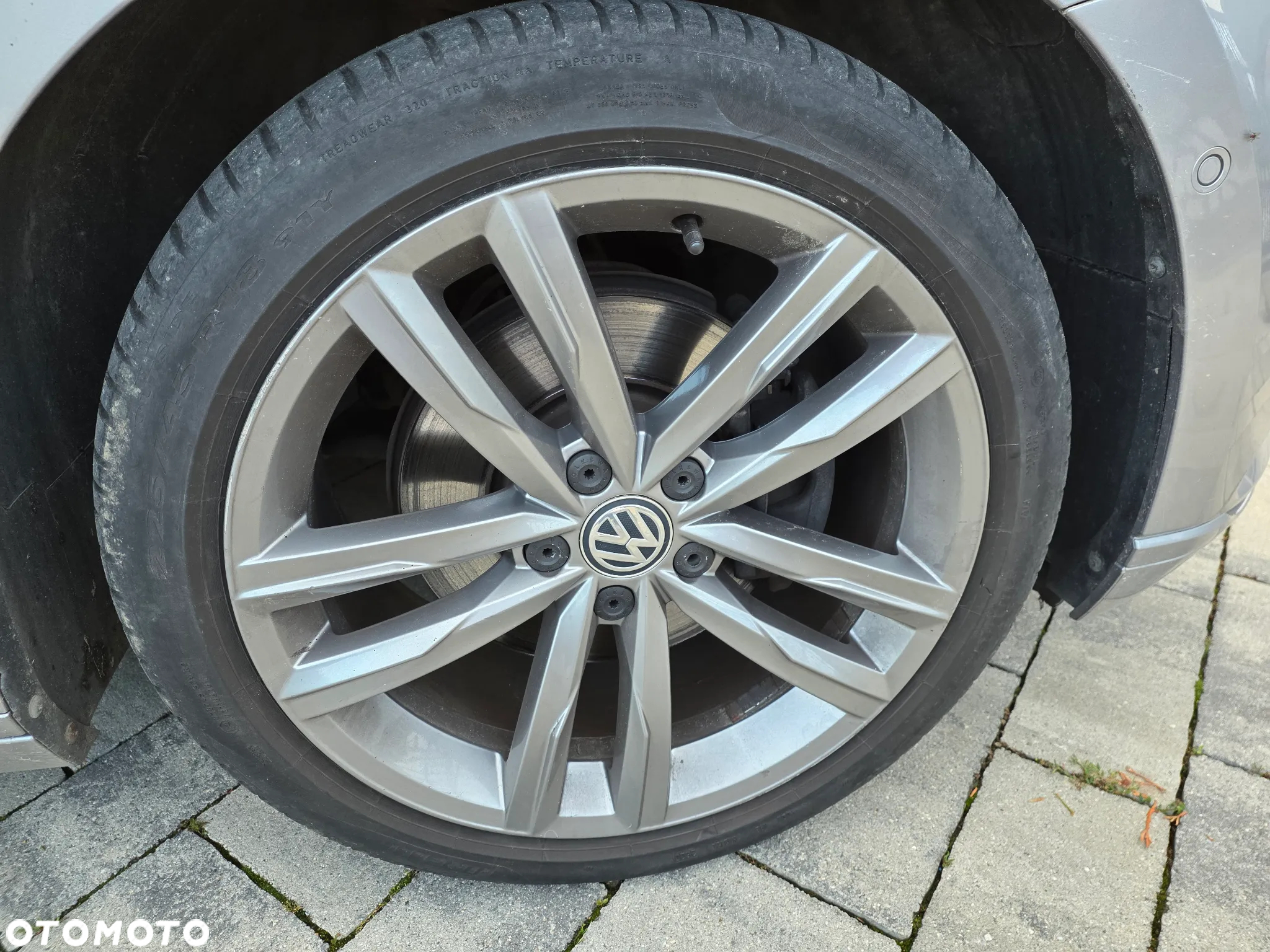 Volkswagen Passat - 13