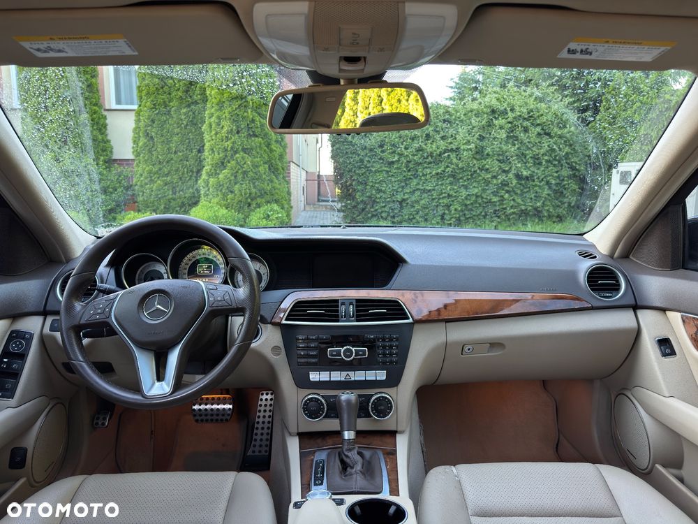 Mercedes-Benz Klasa C 250 7G-TRONIC - 10