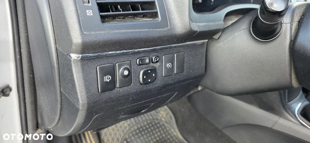 Toyota Avensis 2.0 D-4D Sol - 17