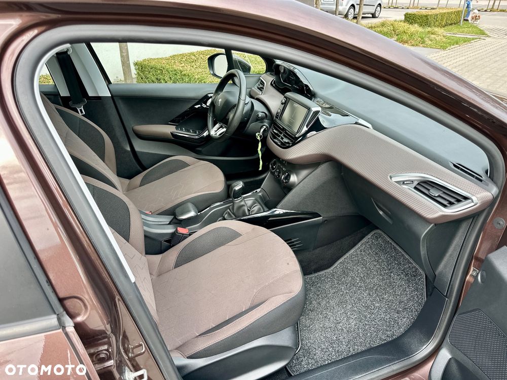 Peugeot 2008 PureTech 82 Allure - 23