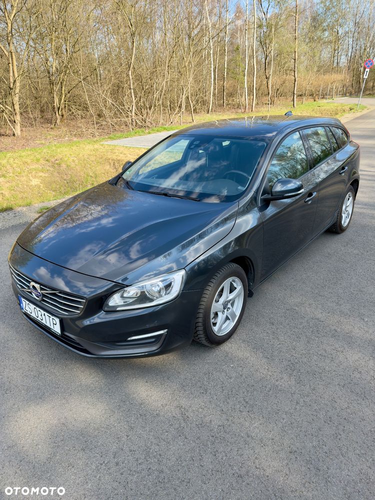 Volvo V60 D2 Summum - 2