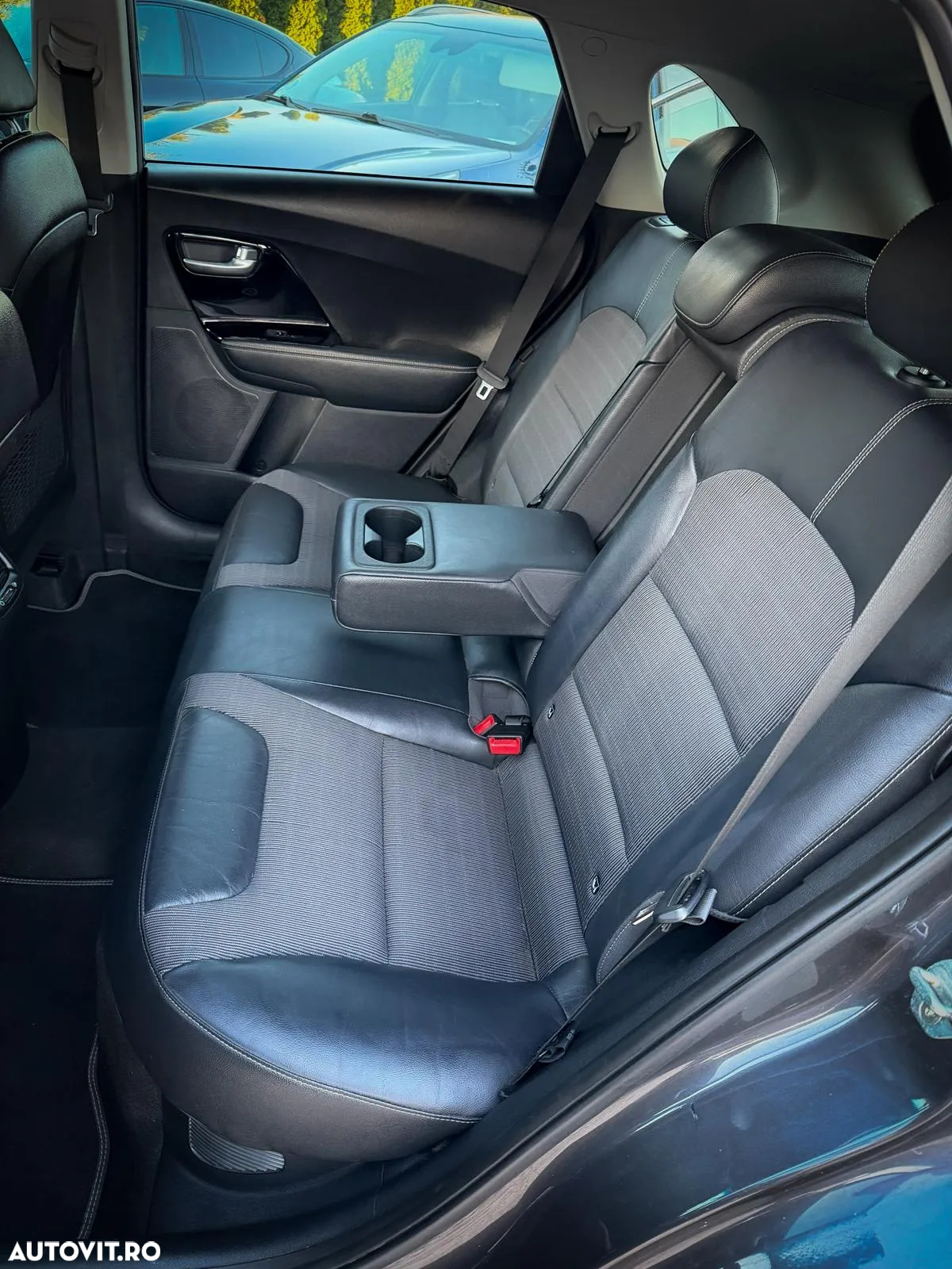 Kia Niro 1.6 GDI 2WD Aut. Vision - 8