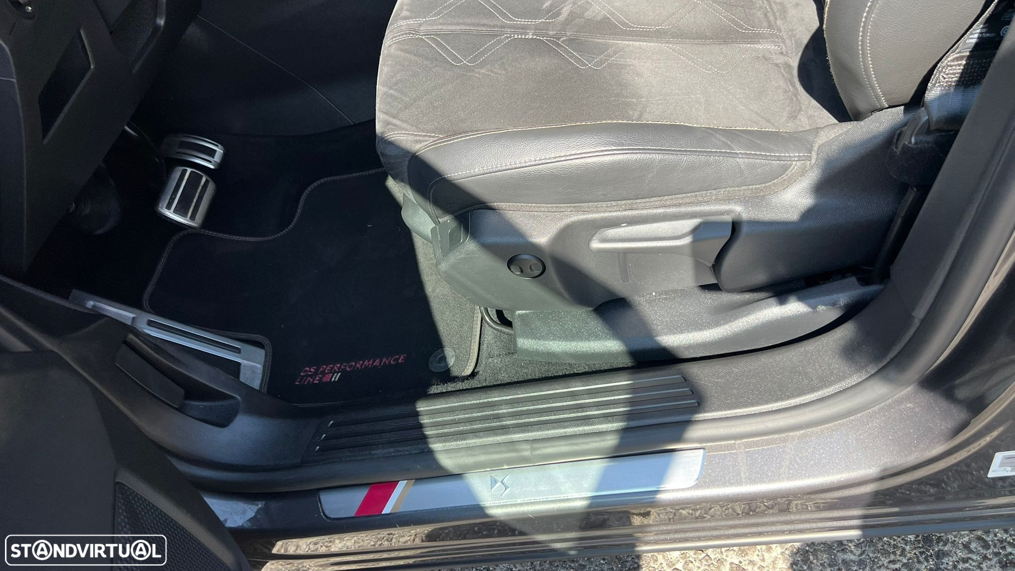 DS DS7 Crossback 1.5 BlueHDi Performance Line EAT8 - 17