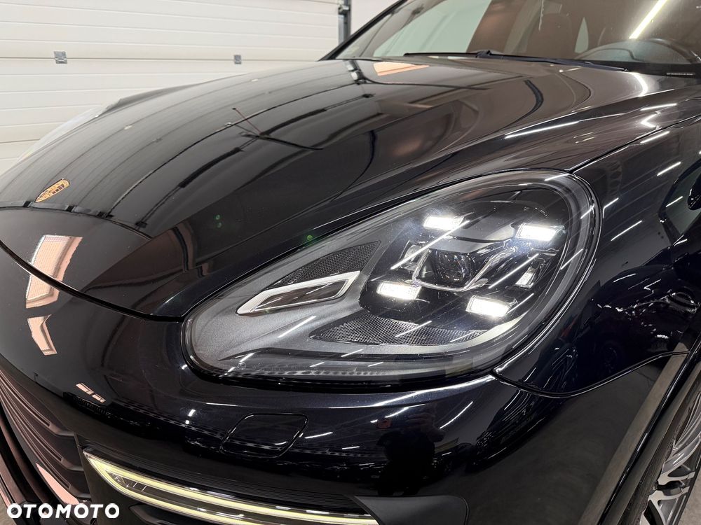 Porsche Cayenne - 15