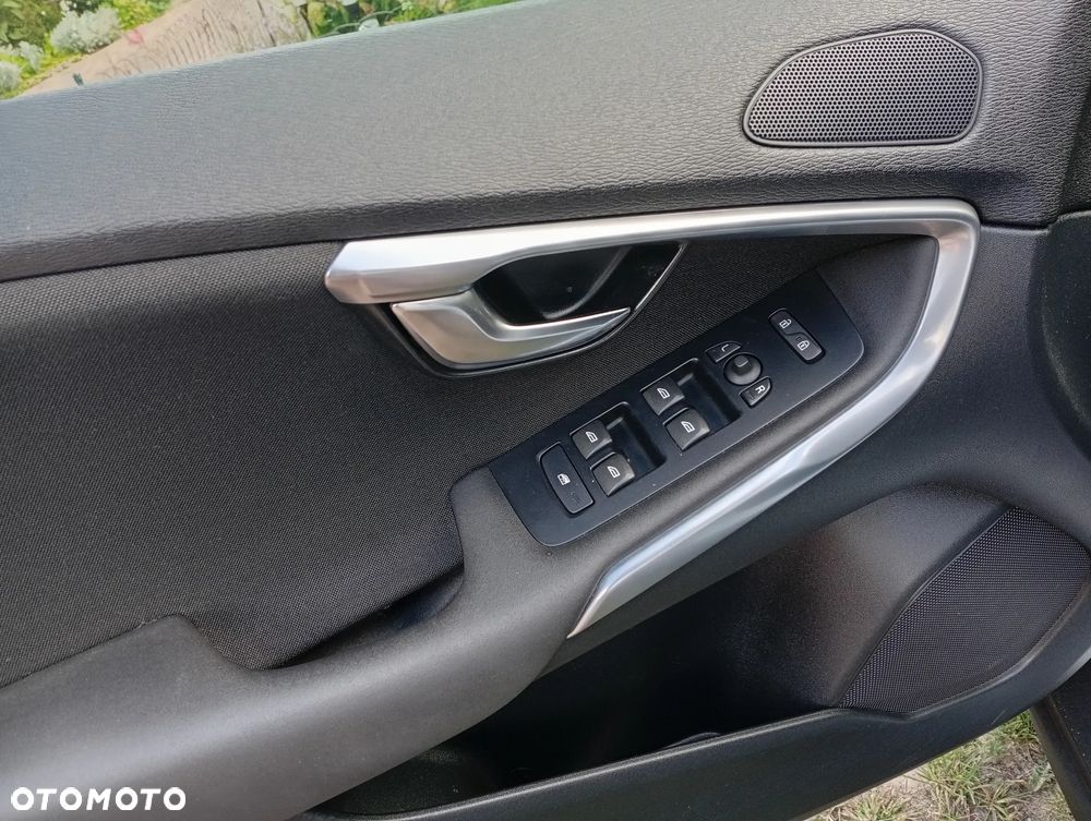 Volvo V40 D2 Momentum - 17