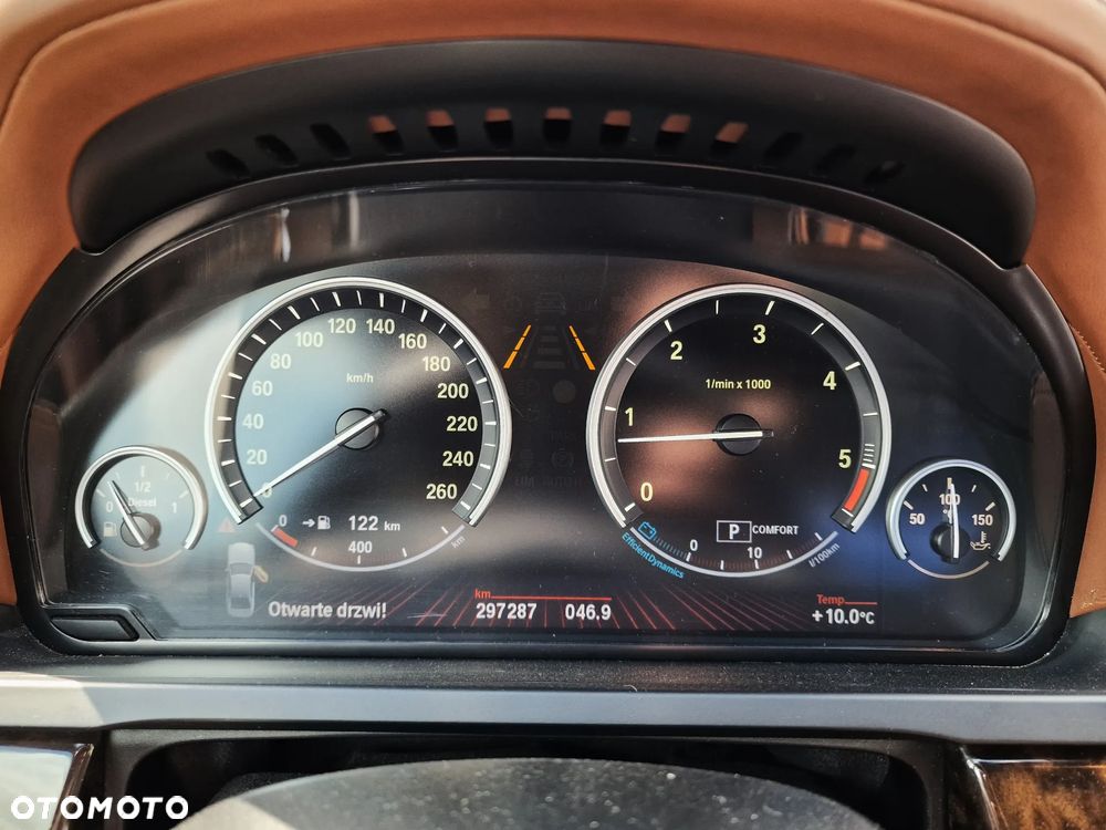 BMW Seria 7 740d - 38