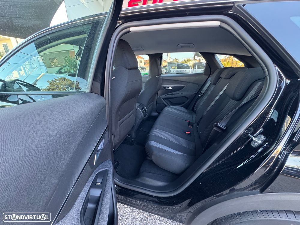 Peugeot 3008 1.2 PureTech Allure EAT8 - 5