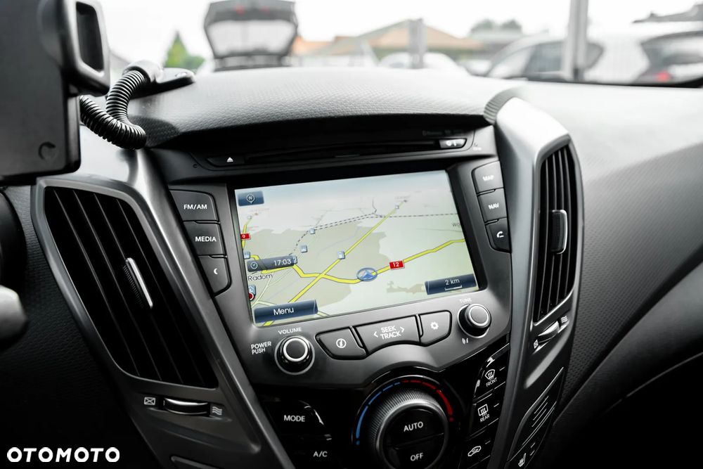 Hyundai Veloster 1.6 Turbo Premium - 38