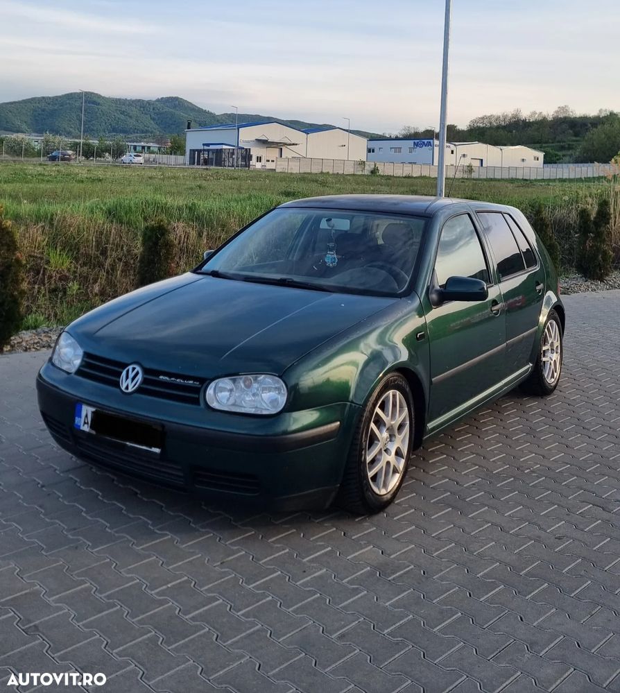 Volkswagen Golf - 1