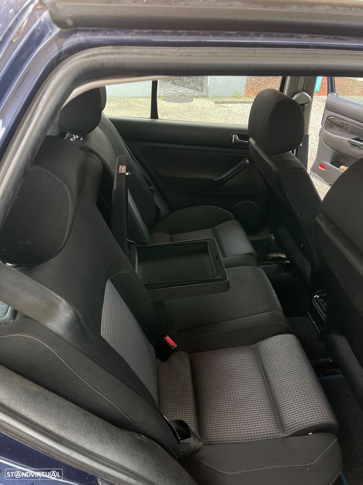 VW Golf 1.9 TDi Highline - 4