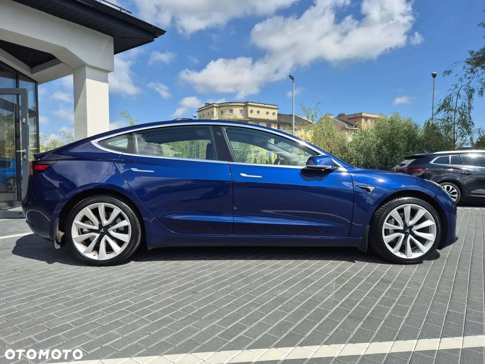 Tesla Model 3 - 3