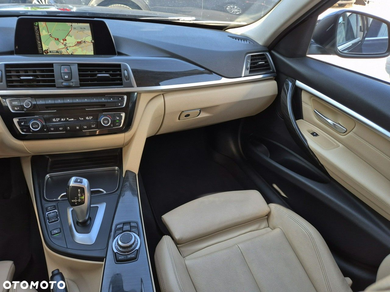 BMW Seria 3 320d Touring Sport Line - 27