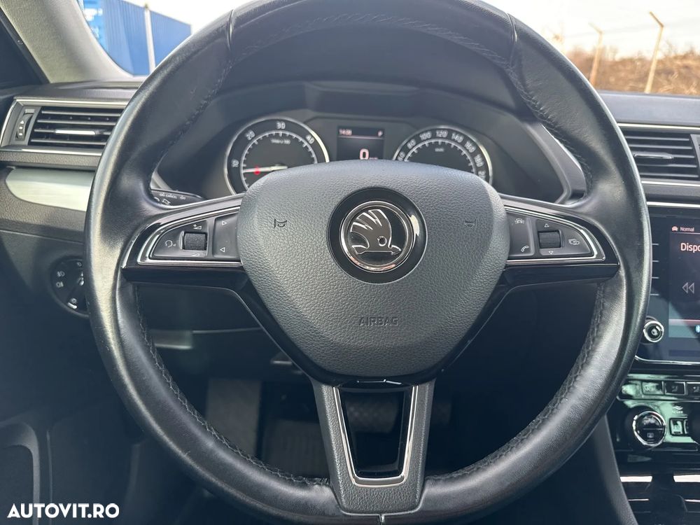 Skoda Superb 2.0 TDI DSG Ambition - 19