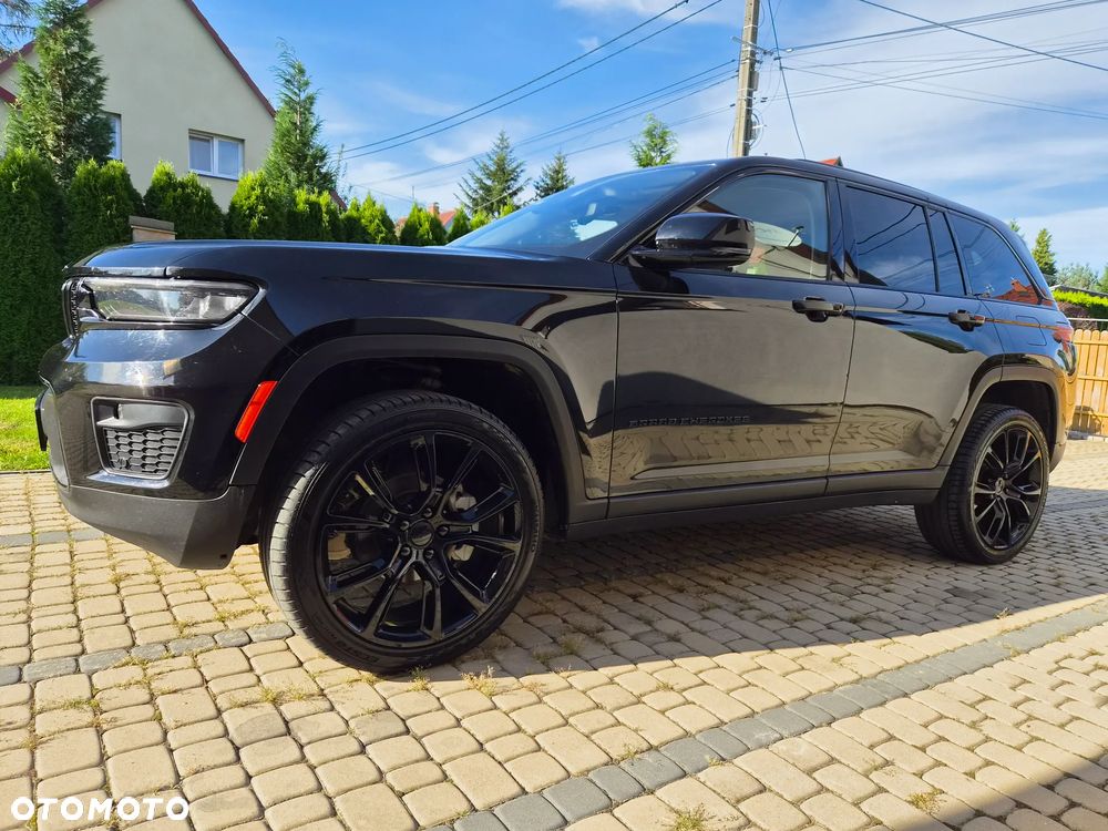 Jeep Grand Cherokee - 31