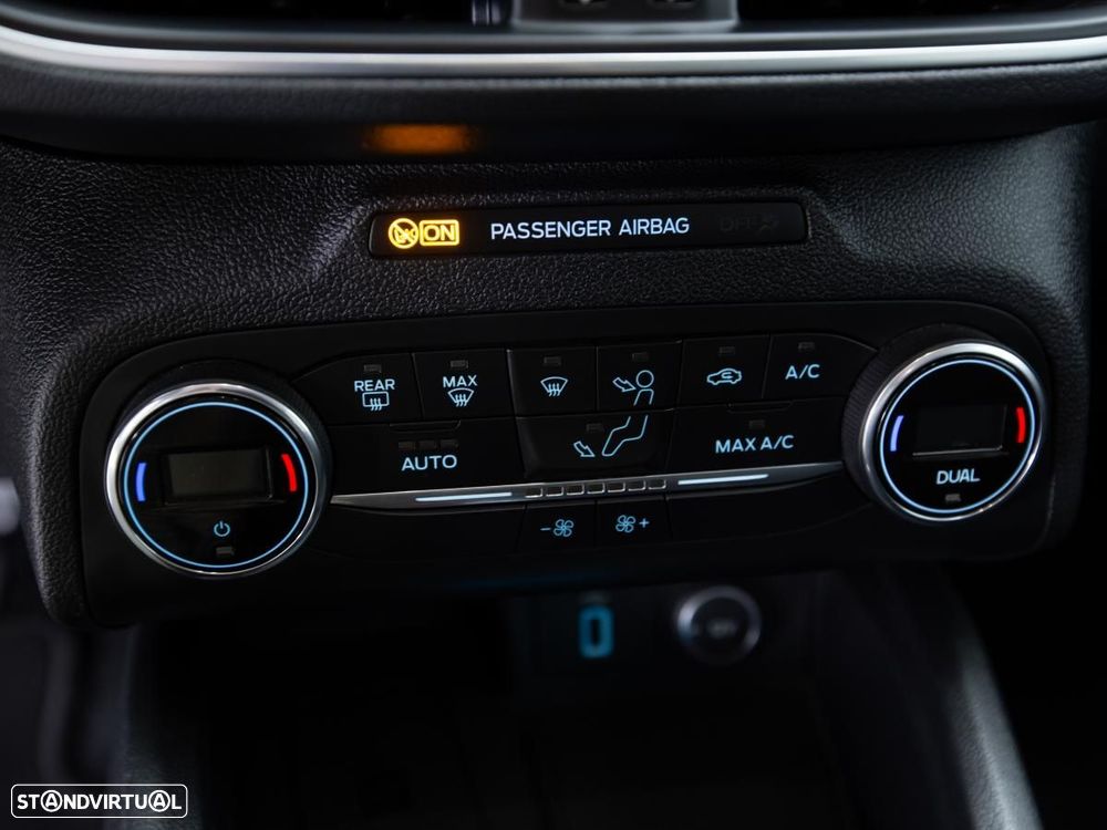 Ford Focus SW - 16