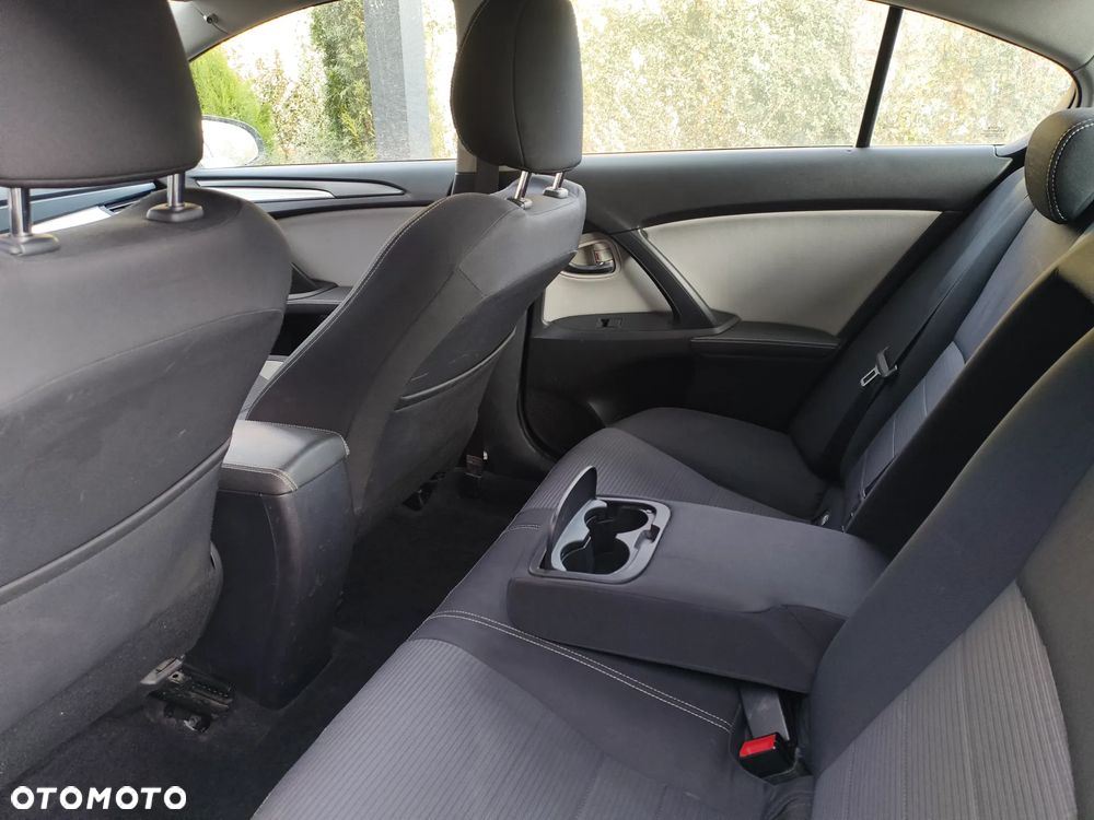 Toyota Avensis 1.8 Premium - 16