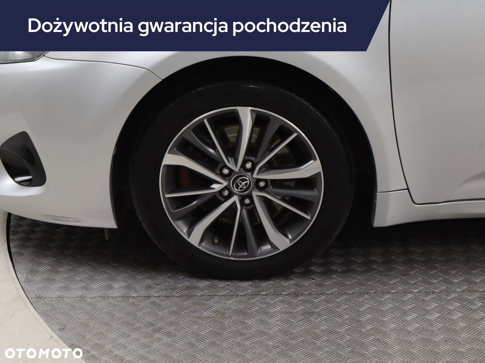 Toyota Avensis - 17