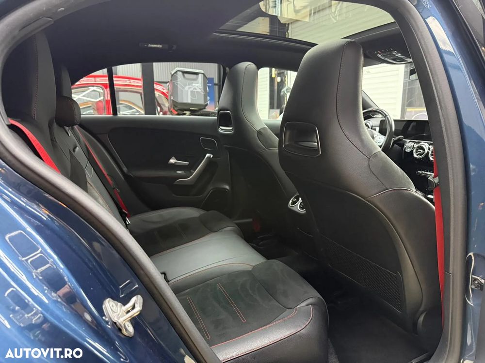 Mercedes-Benz A AMG 35 4MATIC+ Aut. - 27