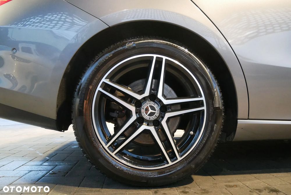Mercedes-Benz CLA 200 7G-DCT Progressive - 36