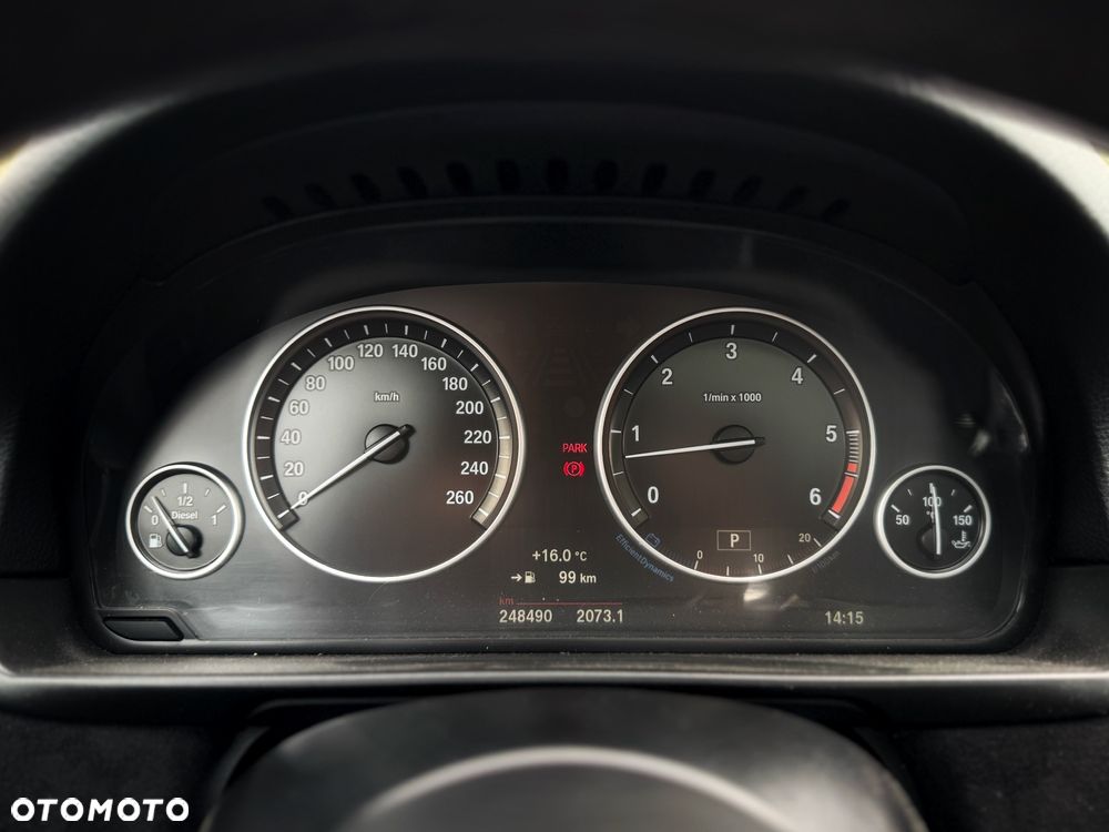 BMW Seria 5 530d xDrive Sport-Aut - 17