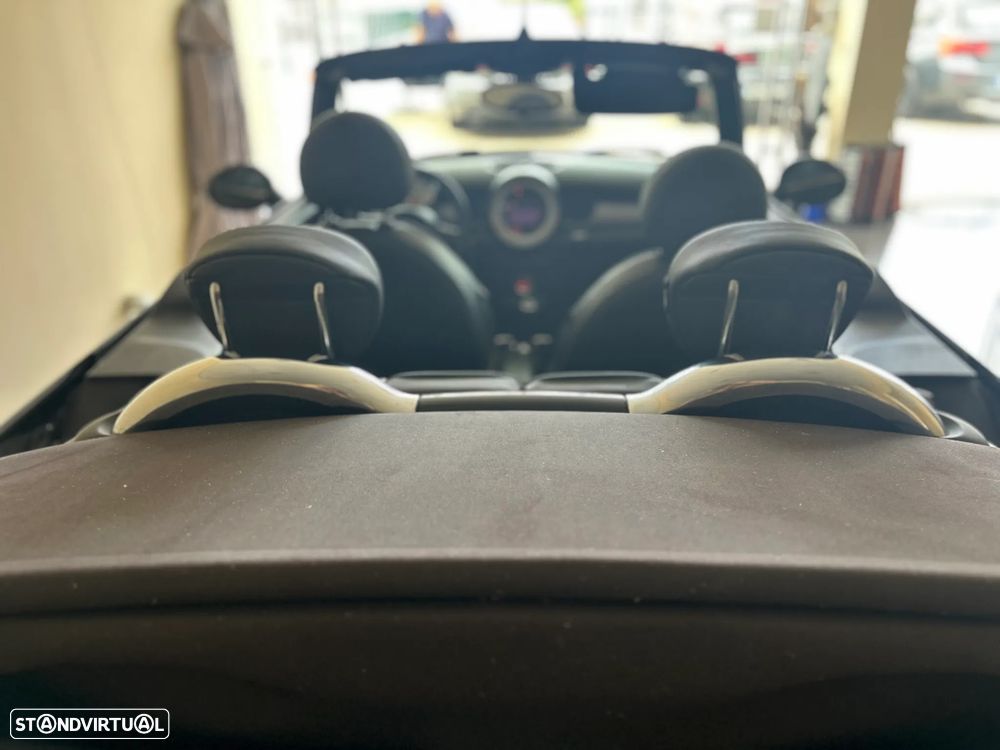MINI Cabrio Cooper D Highgate - 28