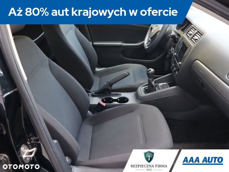 Volkswagen Jetta - 10