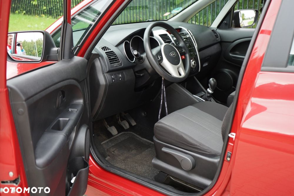 Kia Venga - 29