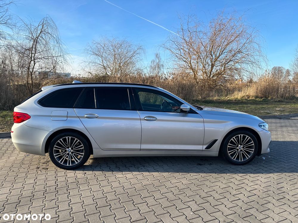BMW Seria 5 520d Sport Line - 4