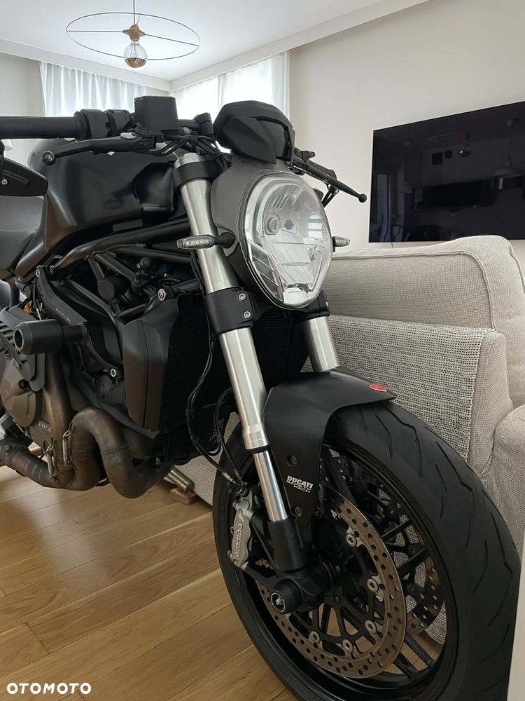 Ducati Monster - 25