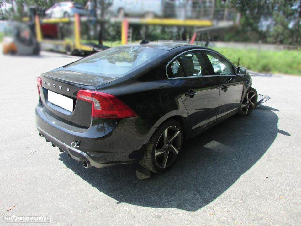 Volvo S60 II 2.0 D3 (163cv) de 2011 - Peças Usadas (6669) - 3