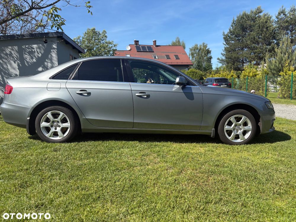 Audi A4 Limousine - 8
