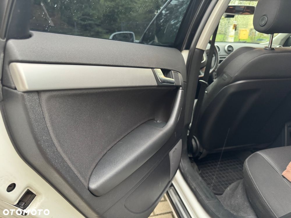 Audi A3 Sportback 2.0 TDI DPF Ambiente - 17