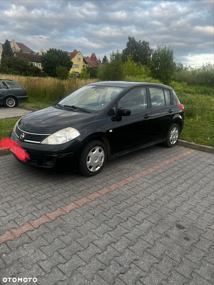 Nissan Tiida - 2