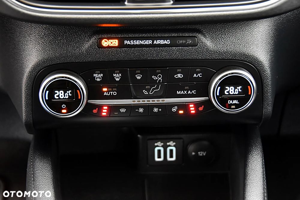 Ford Kuga 2.5 FHEV FWD Titanium - 29