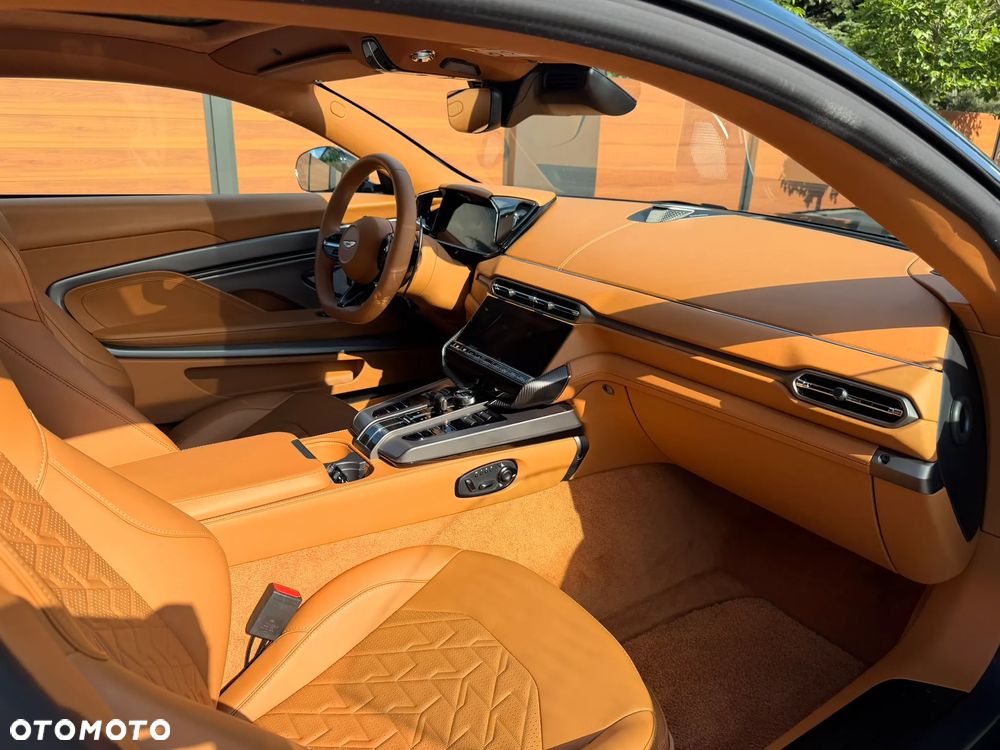 Aston Martin Vanquish - 5